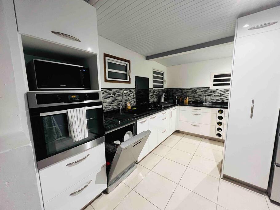 פואנט-א-פיטרה Charmante Villa, Kaz' Aa.Liyah מראה חיצוני תמונה